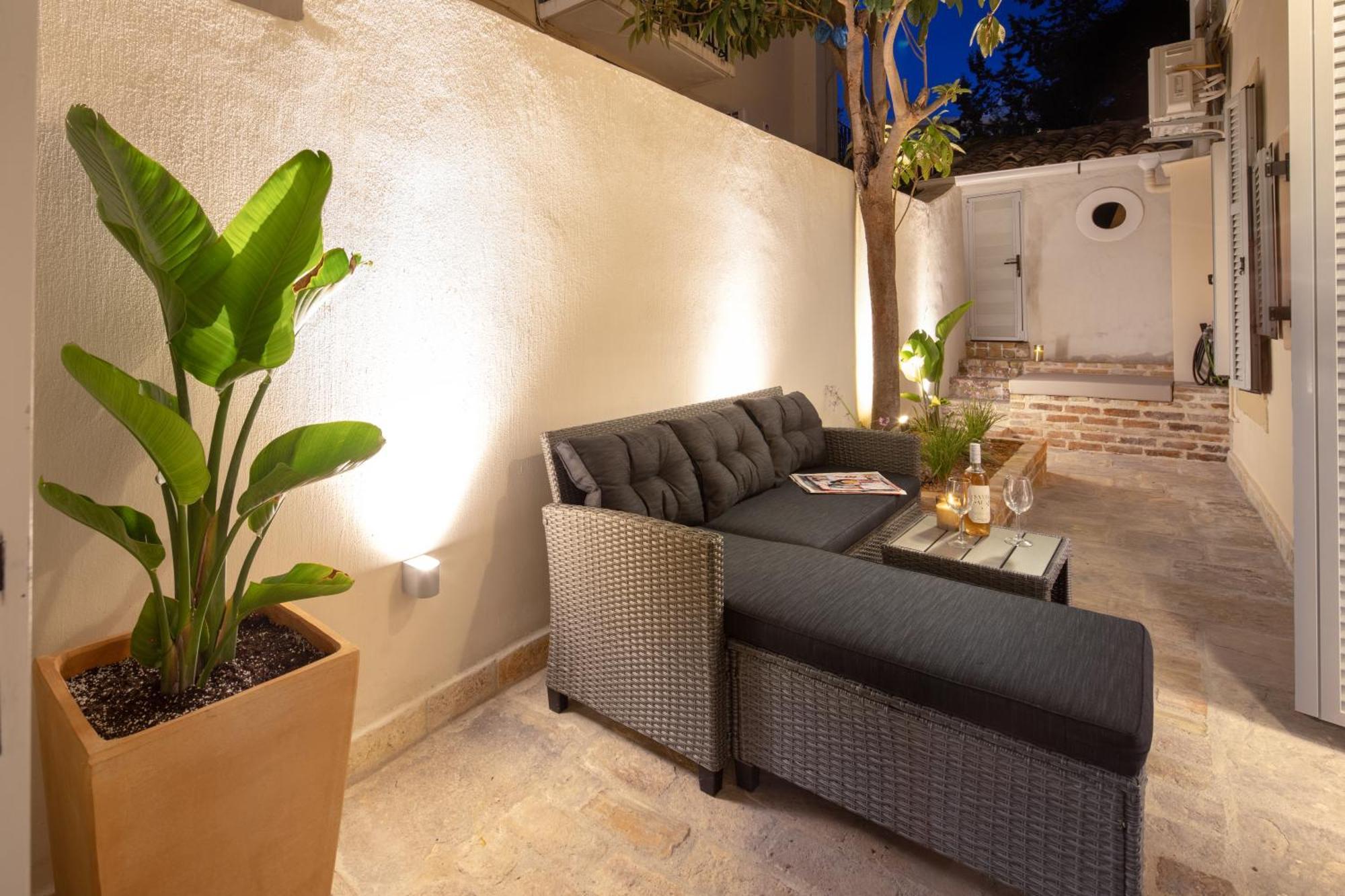 Modern-Vintage Old Town Suites Corfu  Экстерьер фото