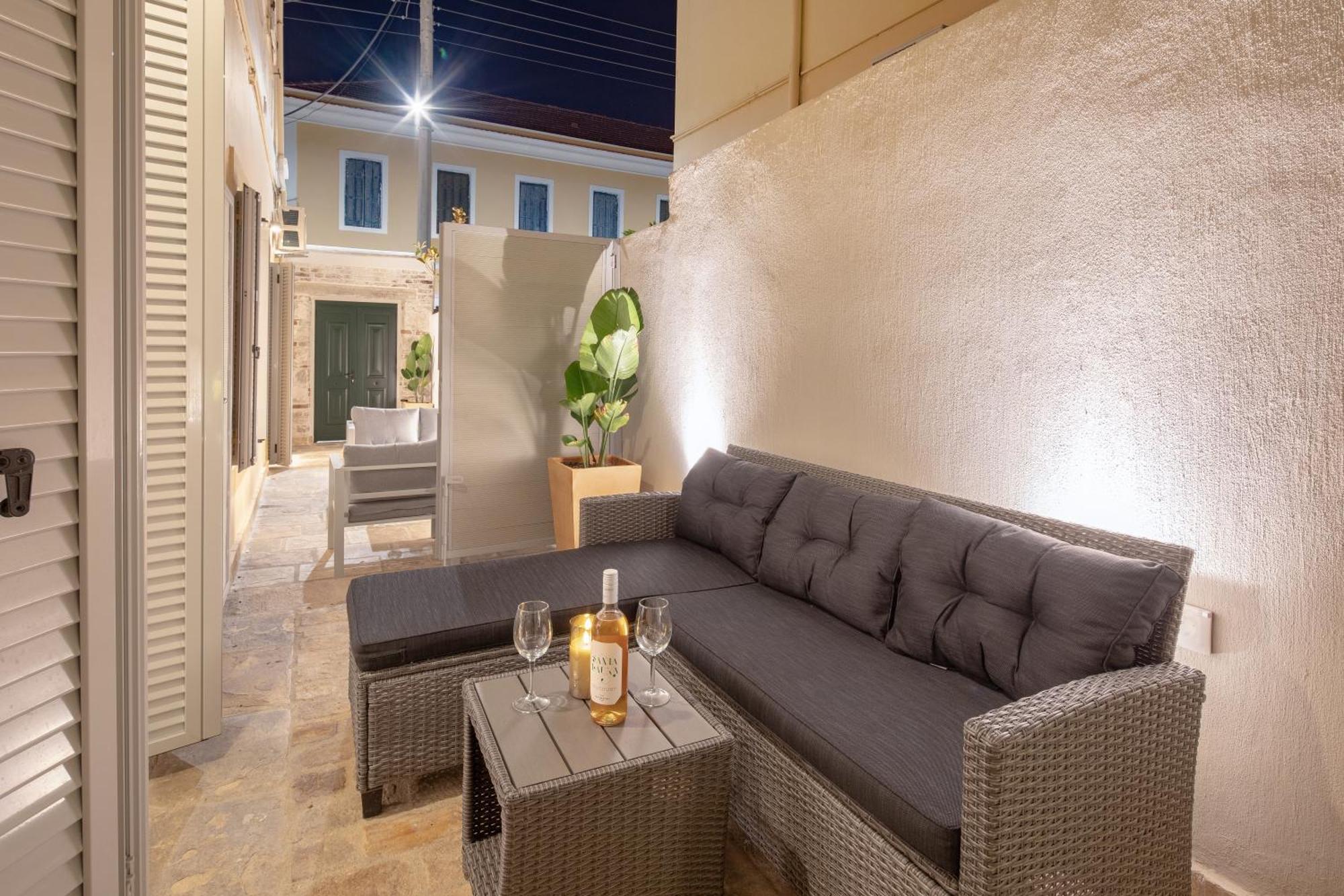 Modern-Vintage Old Town Suites Corfu  Экстерьер фото