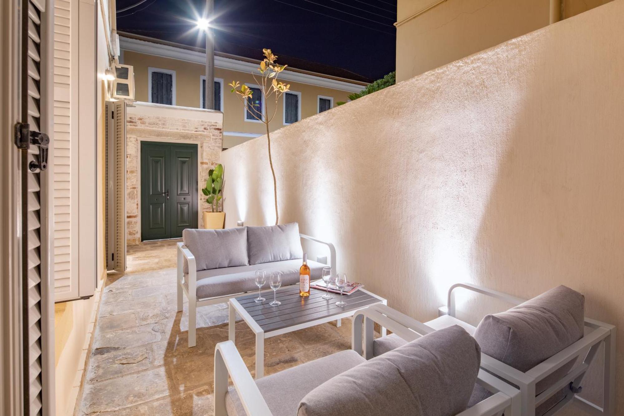 Modern-Vintage Old Town Suites Corfu  Экстерьер фото